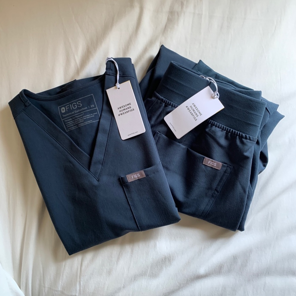BUNDLE NWT Figs Catarina XS & High Waisted Zamora Jogger PETITE S w/ AYA Logo